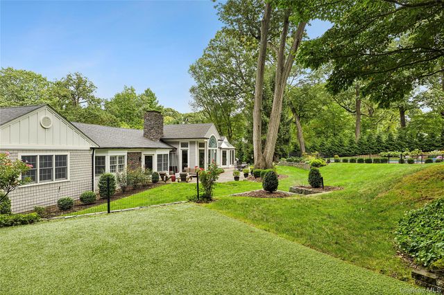 40 Dogwood Lane, Sands Point, NY 11050