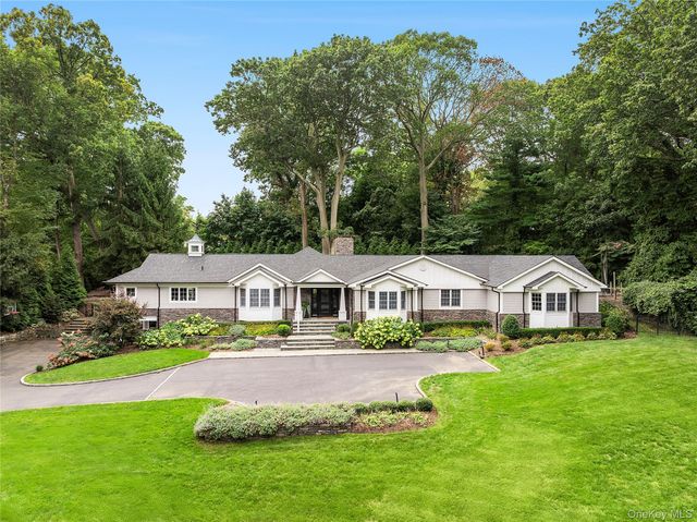 40 Dogwood Lane, Sands Point, NY 11050