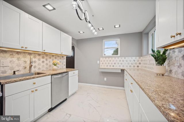 1072 IRONSIDES, Camden, NJ 08104