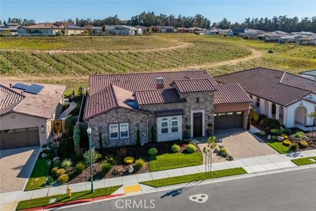 981 Trail View, Nipomo, CA 93444