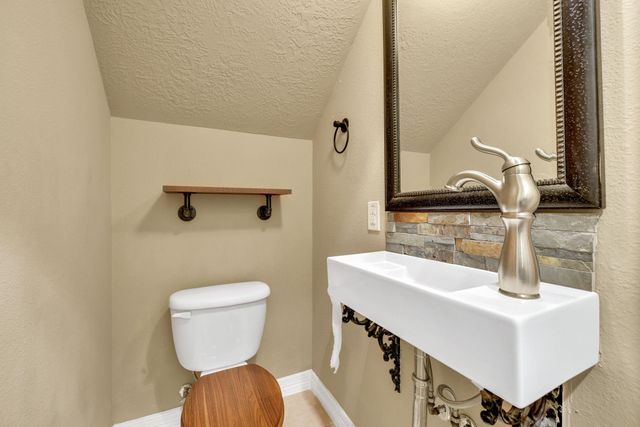 1162 Hempstead Villa Lane, Houston, TX 77008