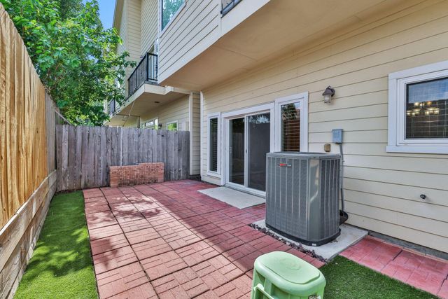 1162 Hempstead Villa Lane, Houston, TX 77008