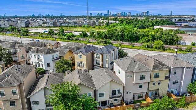 1162 Hempstead Villa Lane, Houston, TX 77008