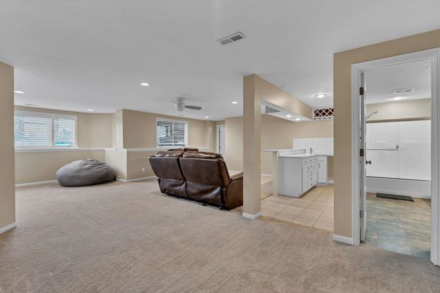 1625 E Tiara Pines, Derby, KS 67037