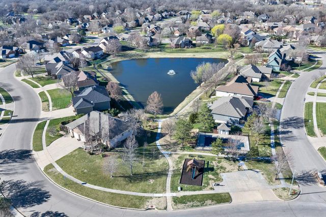 1625 E Tiara Pines, Derby, KS 67037