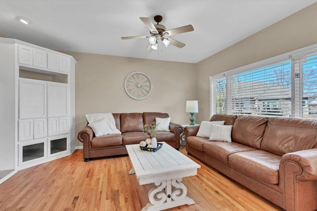 1625 E Tiara Pines, Derby, KS 67037