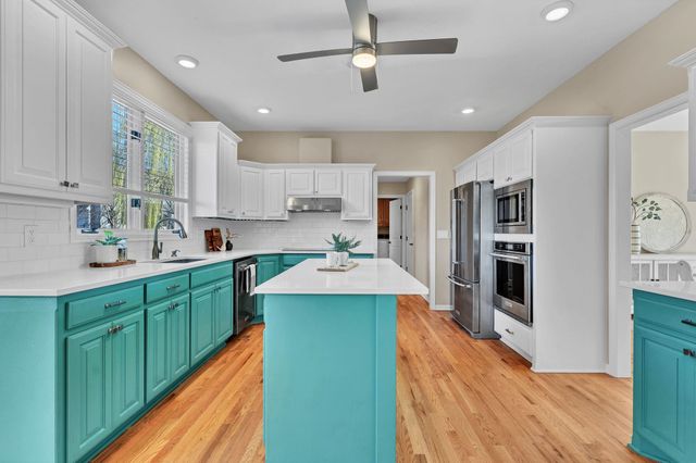 1625 E Tiara Pines, Derby, KS 67037