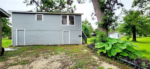 136 W Marion Street, Clute, TX 77531