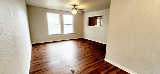 136 W Marion Street, Clute, TX 77531