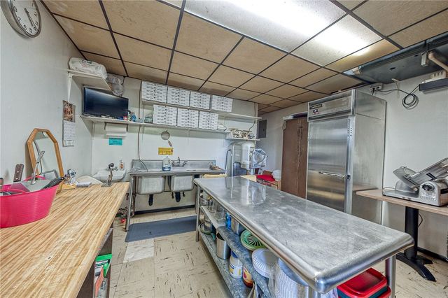 936 Broadway, Pitcairn, PA 15140