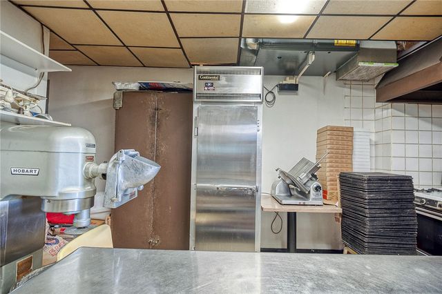 936 Broadway, Pitcairn, PA 15140