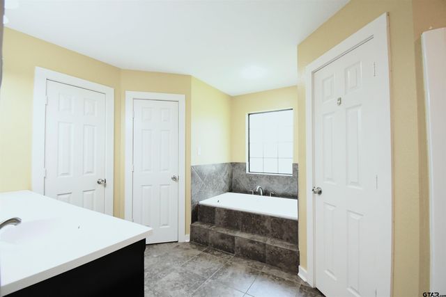 5999 Walnut Hill, Flint, TX 75762