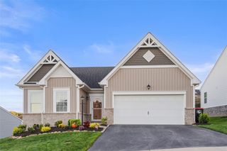 141 Deana Dr, Robinson Twp, PA 15136