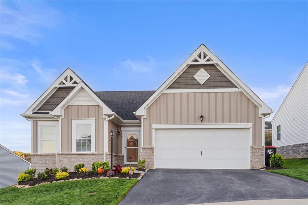 141 Deana Dr, Robinson Twp, PA 15136