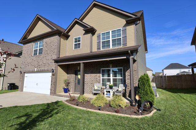 1325 Millet Dr, Clarksville, TN 37040