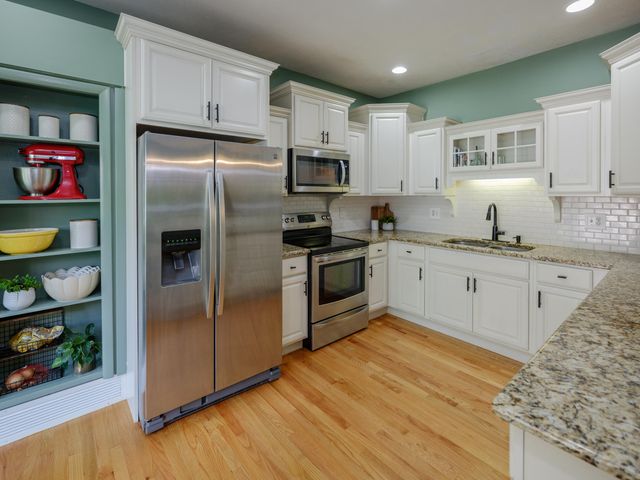 2318 Glenwood Drive, Kalamazoo City, MI 49008