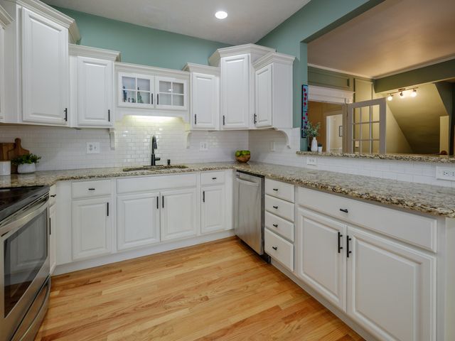 2318 Glenwood Drive, Kalamazoo City, MI 49008