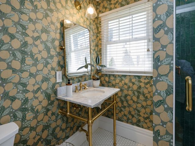 2318 Glenwood Drive, Kalamazoo City, MI 49008