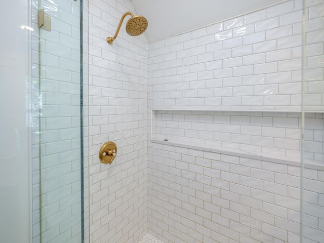 2318 Glenwood Drive, Kalamazoo City, MI 49008