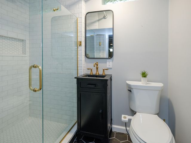 2318 Glenwood Drive, Kalamazoo City, MI 49008