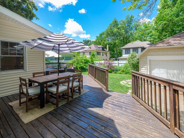 2318 Glenwood Drive, Kalamazoo City, MI 49008