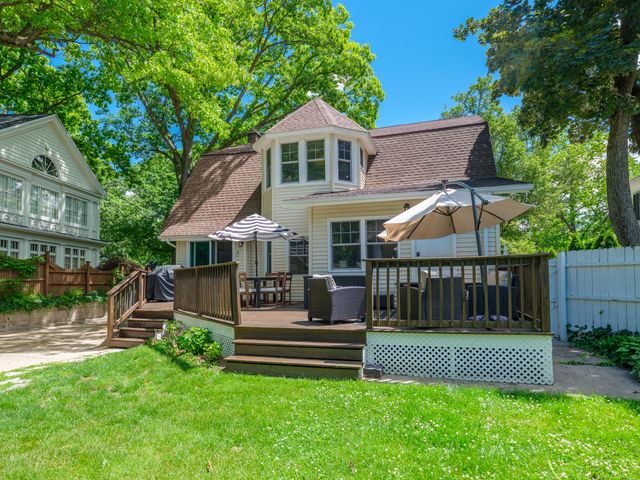 2318 Glenwood Drive, Kalamazoo City, MI 49008