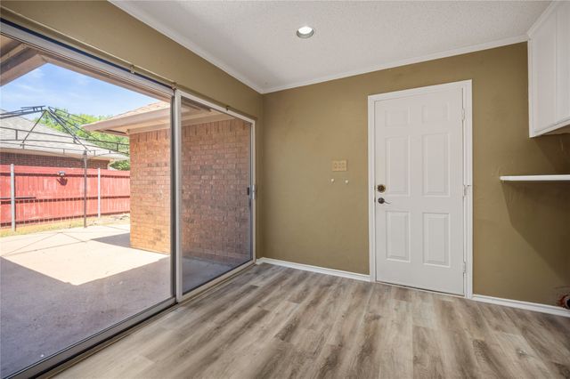 2621 Cummings Drive, Bedford, TX 76021