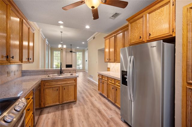 2621 Cummings Drive, Bedford, TX 76021
