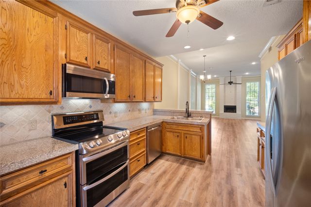 2621 Cummings Drive, Bedford, TX 76021