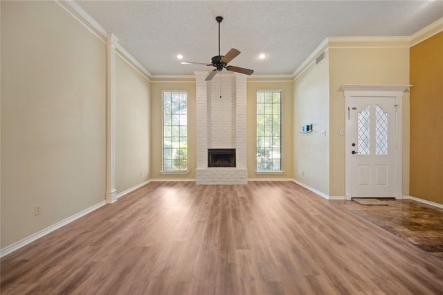 2621 Cummings Drive, Bedford, TX 76021