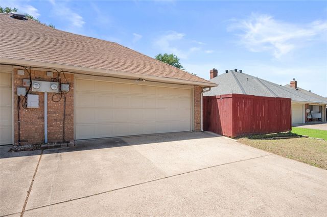 2621 Cummings Drive, Bedford, TX 76021