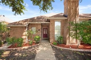 2621 Cummings Drive, Bedford, TX 76021