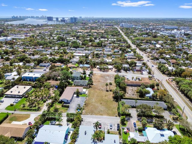 1955 Juno Road, North Palm Beach, FL 33408