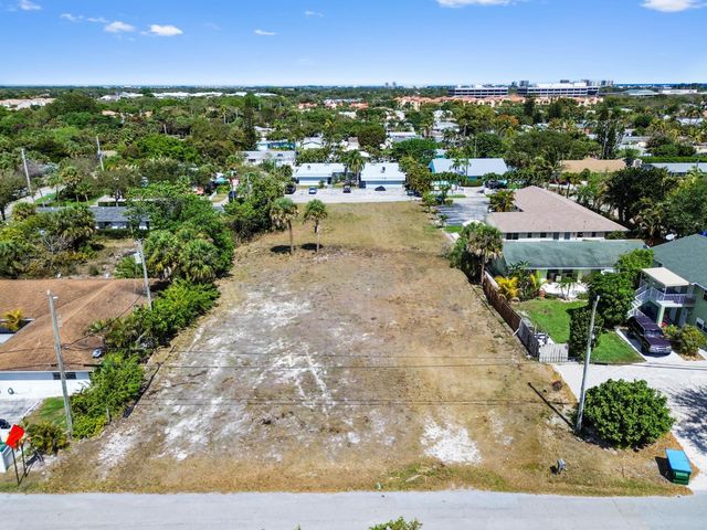 1955 Juno Road, North Palm Beach, FL 33408