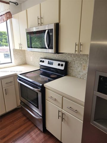 4222 Inverrary Blvd 4215, Lauderhill, FL 33319