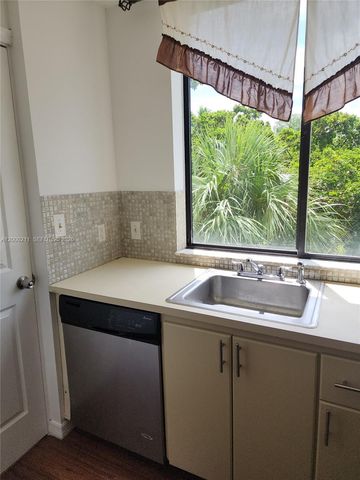 4222 Inverrary Blvd 4215, Lauderhill, FL 33319