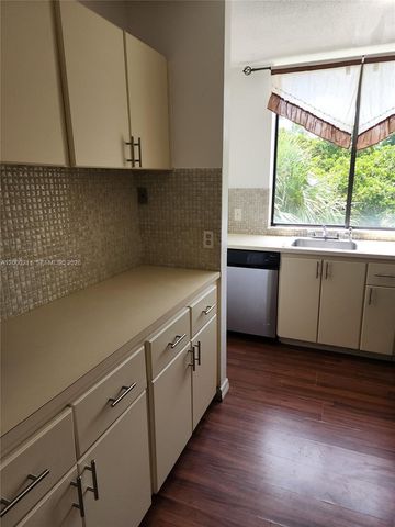 4222 Inverrary Blvd 4215, Lauderhill, FL 33319