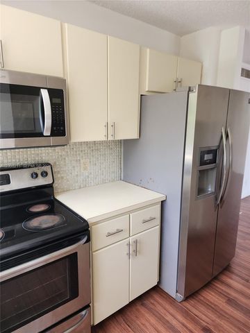 4222 Inverrary Blvd 4215, Lauderhill, FL 33319