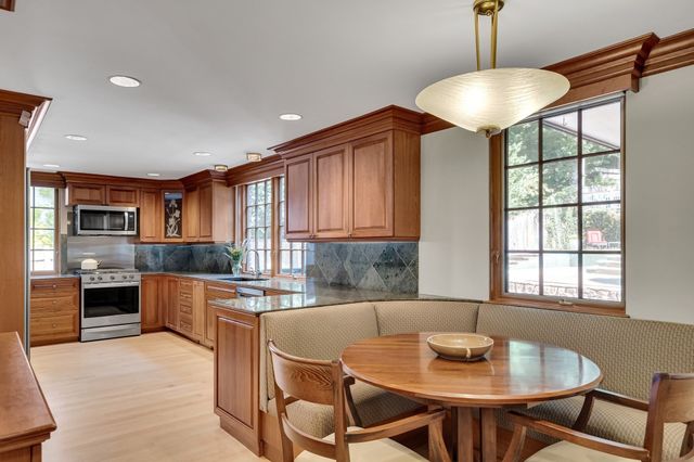 72 Beverly Rd, Brookline, MA 02467