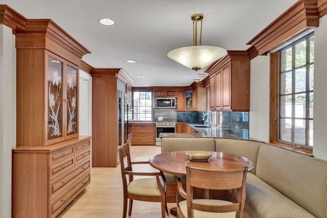 72 Beverly Rd, Brookline, MA 02467