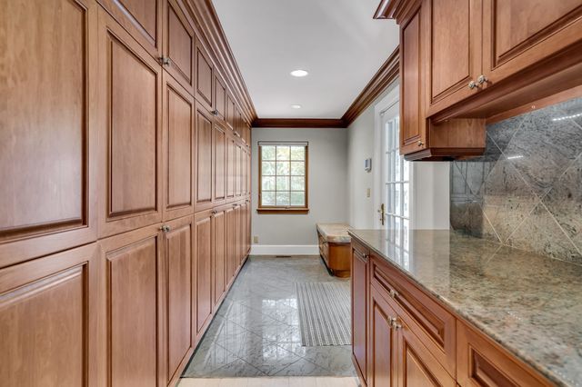 72 Beverly Rd, Brookline, MA 02467