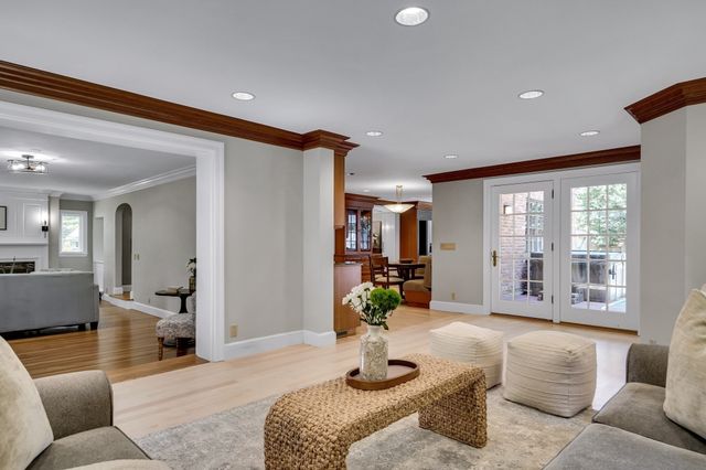 72 Beverly Rd, Brookline, MA 02467