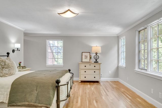 72 Beverly Rd, Brookline, MA 02467