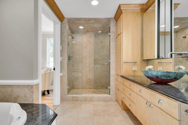72 Beverly Rd, Brookline, MA 02467
