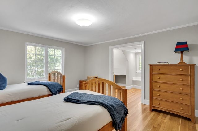 72 Beverly Rd, Brookline, MA 02467