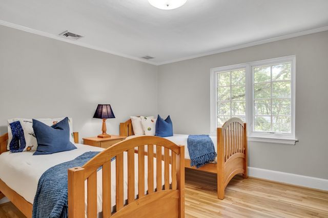 72 Beverly Rd, Brookline, MA 02467