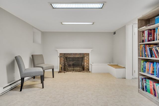 72 Beverly Rd, Brookline, MA 02467