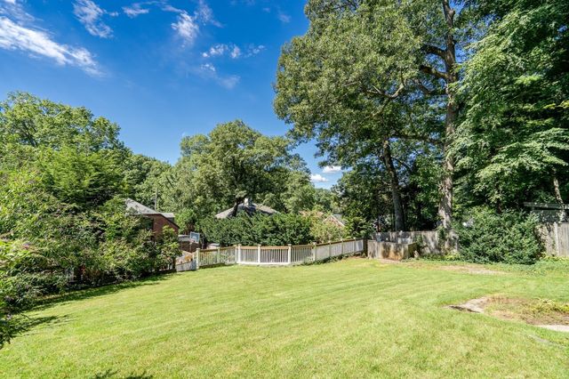 72 Beverly Rd, Brookline, MA 02467