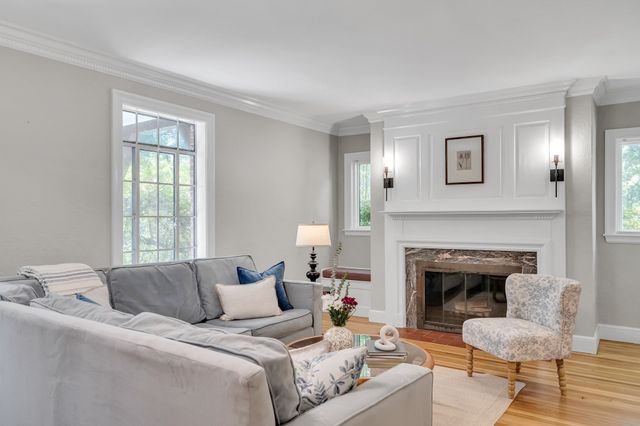 72 Beverly Rd, Brookline, MA 02467