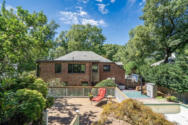 72 Beverly Rd, Brookline, MA 02467